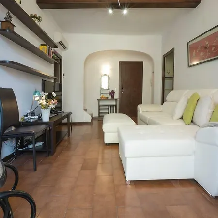 Casa Davallada: Central Pet-friendly Duplex Apartment *