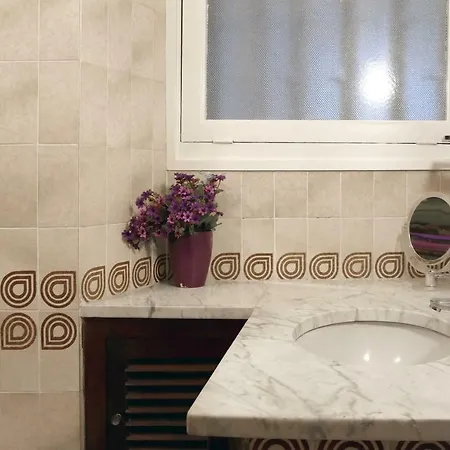 Casa Davallada: Central Pet-friendly Duplex Apartment
