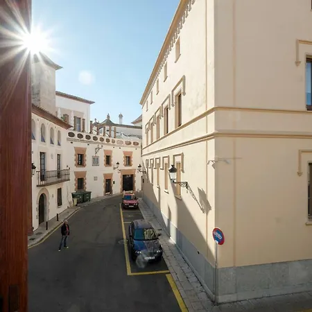 Casa Davallada: Central Pet-friendly Duplex Apartment