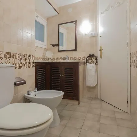 Casa Davallada: Central Pet-friendly Duplex Apartment
