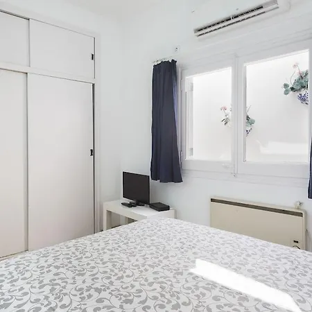 Casa Davallada: Central Pet-friendly Duplex Apartment *