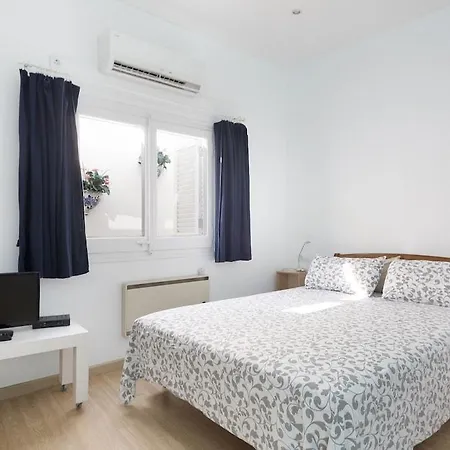 Casa Davallada: Central Pet-friendly Duplex Apartment